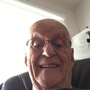 Meet your Posher, Louis